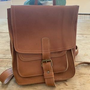 Cuero Papel y Tijera brand leather backpack